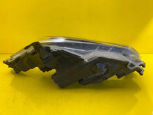 Laden Sie das Bild in den Galerie-Viewer, Frontscheinwerfer Toyota 4 Yaris LED Rechts Scheinwerfer Headlight SCH8366410913gb