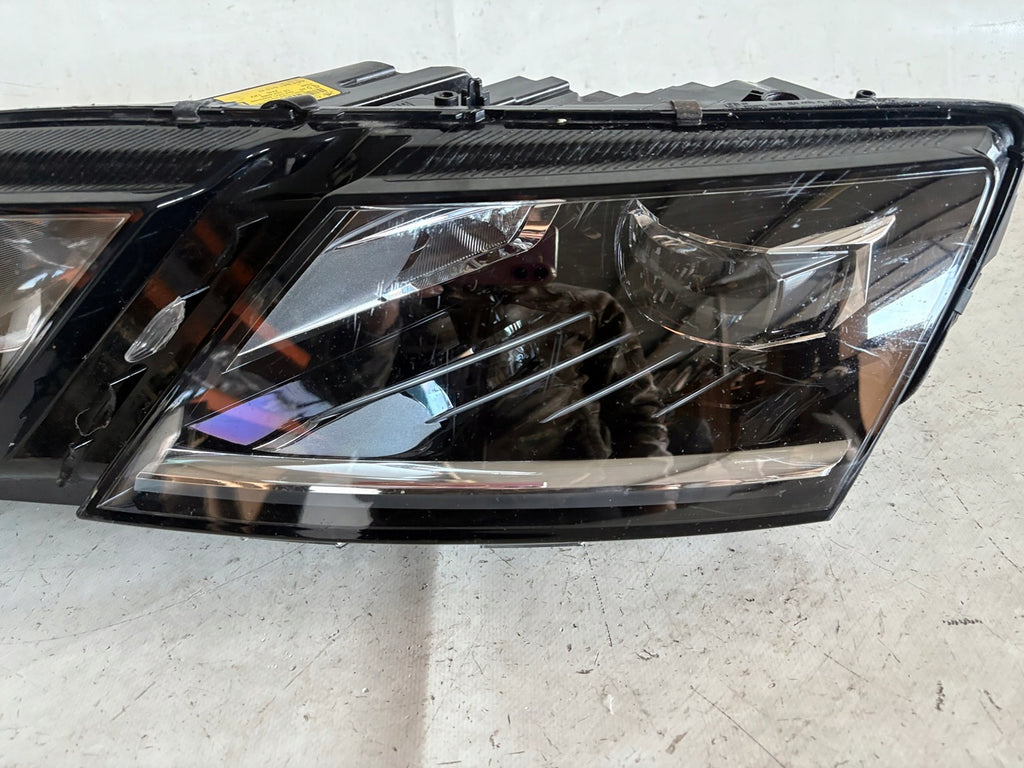 Frontscheinwerfer Skoda Octavia III 5E1941015D Full LED Links Headlight SCH5358041764vd