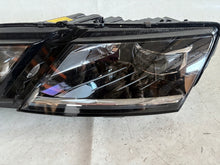 Laden Sie das Bild in den Galerie-Viewer, Frontscheinwerfer Skoda Octavia III 5E1941015D Full LED Links Headlight SCH5358041764vd