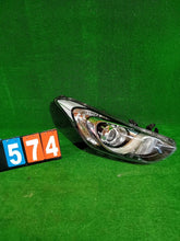Laden Sie das Bild in den Galerie-Viewer, Frontscheinwerfer Hyundai I30 92102-A6060 Rechts Scheinwerfer Headlight SCH4037027370ws