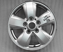 Laden Sie das Bild in den Galerie-Viewer, 1x Alufelge 15 Zoll 5.5&quot; 5x112 46ET Glanz Silber 6855101 Mini Rim Wheel
