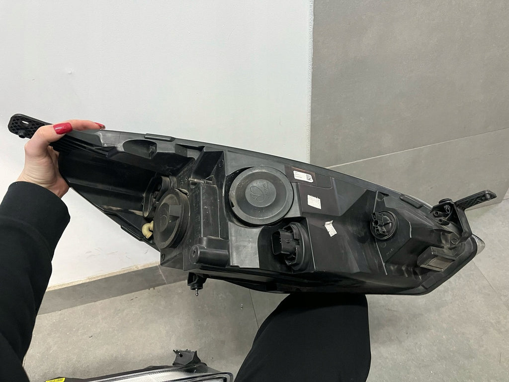 Frontscheinwerfer Ford Fiesta I H1BB13W030AD H1BB13W029AK Rechts oder Links SCH3539993525vi