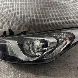 Frontscheinwerfer Hyundai I30 HYUI3012 Links Scheinwerfer Headlight SCH3813698384ah