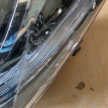 Laden Sie das Bild in den Galerie-Viewer, Frontscheinwerfer Toyota Corolla 81150-02L70 Links Scheinwerfer Headlight SCH8146838495kw