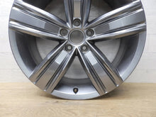 Load image into Gallery viewer, 1x Alufelge 19 Zoll 7.0&quot; 5x112 43ET Glanz Graphit 5NN601025 Mg Tiguan Allspace