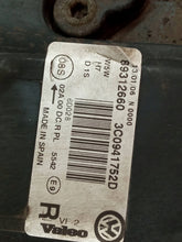Laden Sie das Bild in den Galerie-Viewer, Frontscheinwerfer VW Passat 3C0941752D Rechts Scheinwerfer Headlight SCH3832105458os