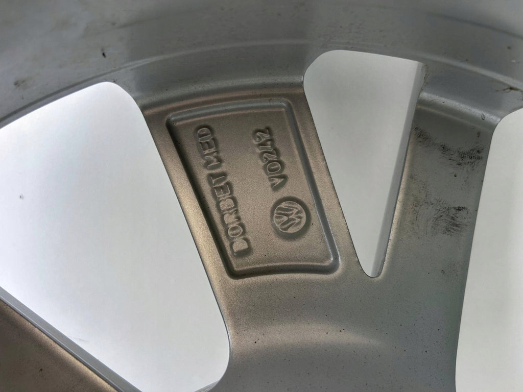 1x Alufelge 17 Zoll 6.5" 5x112 46ET Glanz Silber 5H0071497 VW Golf Viii FEL8080737248di
