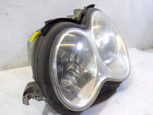 Laden Sie das Bild in den Galerie-Viewer, Frontscheinwerfer Mercedes-Benz W203 A2038203761 Xenon Links Headlight SCH9659134308qv