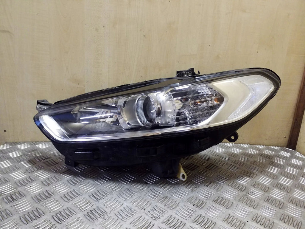 Frontscheinwerfer Ford Mondeo DS7313W030BE DS7313A005A89908746 Links Headlight SCH8110137894dk
