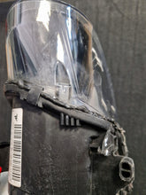 Laden Sie das Bild in den Galerie-Viewer, Frontscheinwerfer Renault Megane III 260606227R Links Scheinwerfer Headlight SCH9329692307pt