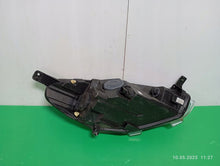 Laden Sie das Bild in den Galerie-Viewer, Frontscheinwerfer Ford Fiesta I L1BB-13E015LA Ein Stück (Rechts oder Links) SCH7608681526xf