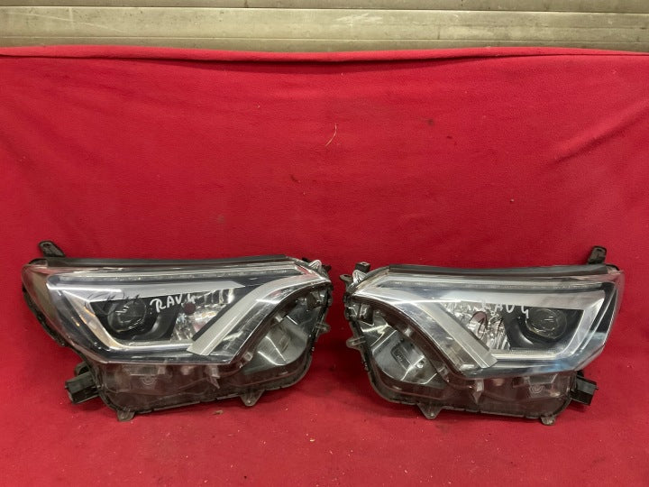 Frontscheinwerfer Toyota W3049K03 LED Ein Satz Scheinwerfer Headlight SCH5633545330nl