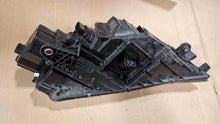 Load image into Gallery viewer, Frontscheinwerfer Skoda Octavia III 5E1941015D Links Scheinwerfer Headlight SCH8949406070qm