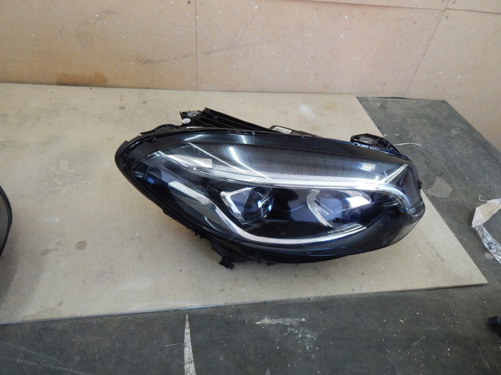 Frontscheinwerfer Mercedes-Benz W246 A2469067001 Rechts Scheinwerfer Headlight SCH8421156225jr