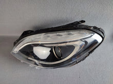 Laden Sie das Bild in den Galerie-Viewer, Frontscheinwerfer VW I A2468207161 Xenon Links Scheinwerfer Headlight SCH8735234356ar