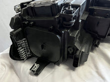 Load image into Gallery viewer, Frontscheinwerfer VW Touran 5TC941081D 5TC941082D Ein Stück (Rechts oder Links)