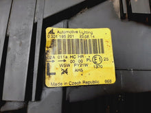 Laden Sie das Bild in den Galerie-Viewer, Frontscheinwerfer VW Transporter Caravelle 0301195201 Links Headlight SCH5611869403tp