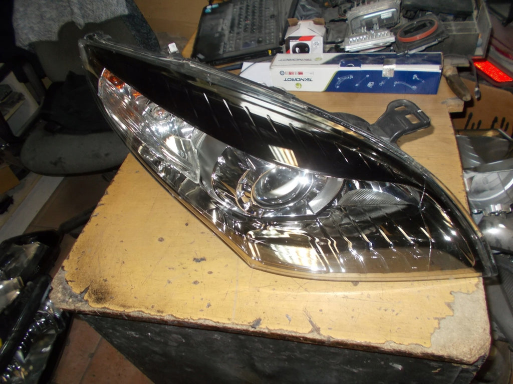 Frontscheinwerfer Renault Megane III 260100021R Xenon Rechts Headlight SCH7838052539az