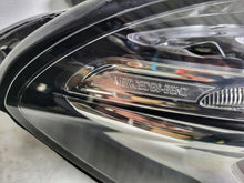 Laden Sie das Bild in den Galerie-Viewer, Frontscheinwerfer Mercedes-Benz X156 A1569061800 Xenon Rechts Headlight SCH7465062283jk