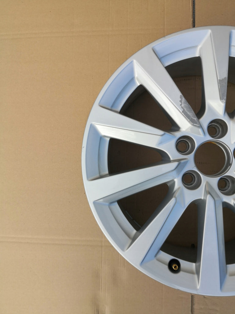 1x Alufelge 16 Zoll 6.5" 5x100 40ET Glanz Silber 82A601025C Audi A1 Rim Wheel