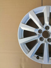 Load image into Gallery viewer, 1x Alufelge 16 Zoll 6.5&quot; 5x100 40ET Glanz Silber 82A601025C Audi A1 Rim Wheel