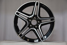 Laden Sie das Bild in den Galerie-Viewer, 1x Alufelge 18 Zoll 7.5&quot; 5x112 44ET A2054019500 Mercedes-Benz A205 Rim Wheel