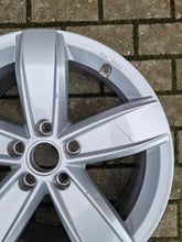 Load image into Gallery viewer, 1x Alufelge 17 Zoll 6.5" 5x112 38ET Glanz Silber 5NA071497 VW Tiguan Rim Wheel FEL6451496525st
