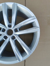 Load image into Gallery viewer, 1x Alufelge 18 Zoll 8.0" 5x112 44ET Glanz Silber 3G0601025H VW Passat B8 FEL8716927484wg
