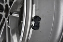 Laden Sie das Bild in den Galerie-Viewer, 1x Alufelge 19 Zoll 8.0" 5x120 36ET Glanz 7856710 BMW 1 Mg Rim Wheel FEL7334723287sl