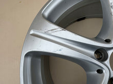 Laden Sie das Bild in den Galerie-Viewer, 1x Alufelge 18 Zoll 8.0" 5x112 43ET Glanz Silber A2134011400 Mercedes-Benz W213 FEL4239662016ut