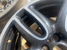 Laden Sie das Bild in den Galerie-Viewer, 1x Alufelge 18 Zoll 5x112 6856066 Mini Clubman F54 Rim Wheel FEL9410343088kn
