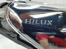 Load image into Gallery viewer, Frontscheinwerfer Toyota Hilux VIII Rechts Scheinwerfer Headlight SCH1721063846jd
