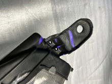 Laden Sie das Bild in den Galerie-Viewer, Frontscheinwerfer Toyota Yaris 81130-K0060 Ein Stück (Rechts oder Links)