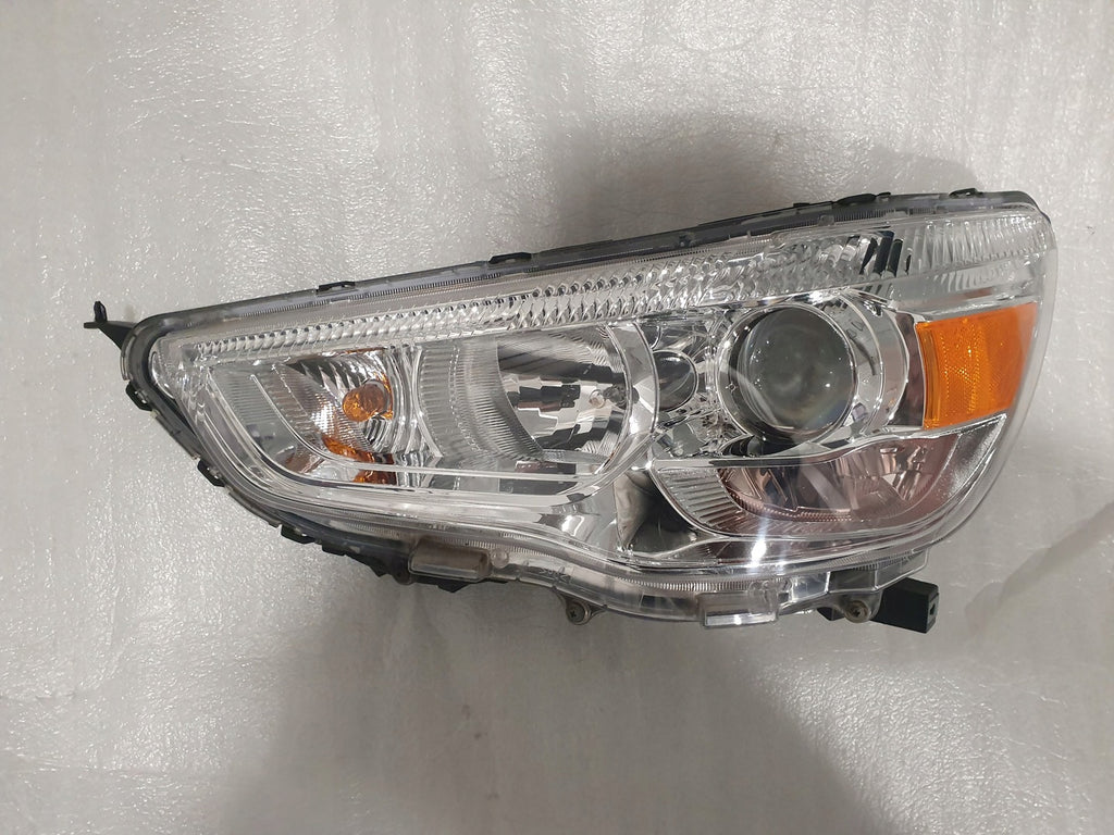 Frontscheinwerfer Mitsubishi Colt Xenon Ein Stück (Rechts oder Links) Headlight