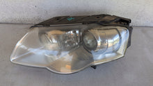 Load image into Gallery viewer, Frontscheinwerfer VW Passat 3C0941751G Xenon Links Scheinwerfer Headlight SCH8821449222oz