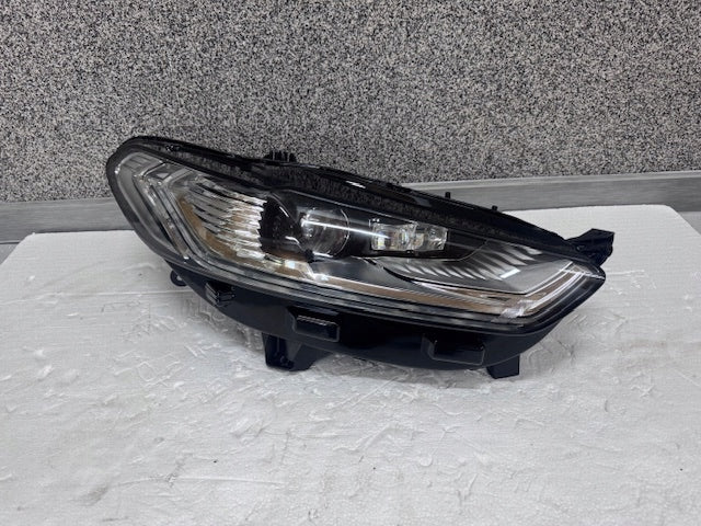Frontscheinwerfer Ford Mondeo 89912131 Rechts Scheinwerfer Headlight SCH5623010776wi