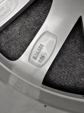 Load image into Gallery viewer, 1x Alufelge 16 Zoll 7.0" 5x100 46ET Glanz Silber 5JA601025AE Skoda Rapid FEL1591729078em
