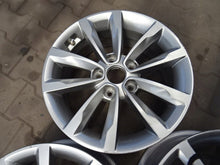 Laden Sie das Bild in den Galerie-Viewer, 1x Alufelge 16 Zoll 7.0" 5x114.3 Glanz Hyundai Rim Wheel FEL6287080422sp