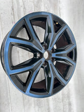 Laden Sie das Bild in den Galerie-Viewer, 1x Alufelge 18 Zoll 7.0&quot; 5x112 39ET Glanz 2GM601025Q VW T-Cross Rim Wheel