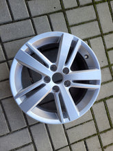 Load image into Gallery viewer, 1x Alufelge 15 Zoll 6.0&quot; 5x100 40ET Glanz Silber 6R0601025AB VW Polo Rim Wheel