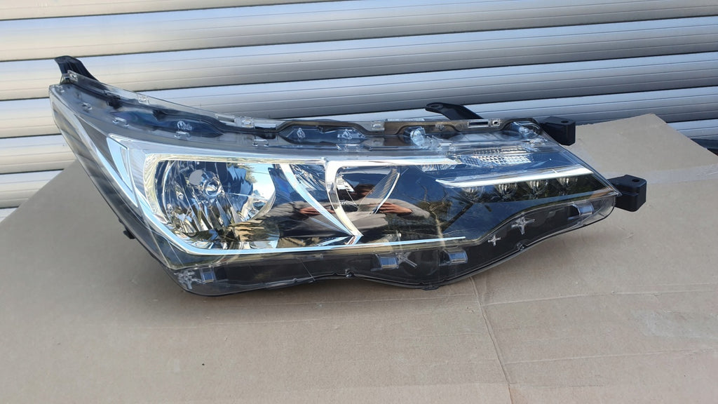 Frontscheinwerfer Toyota Corolla 81130-02L50 LED Rechts Scheinwerfer Headlight SCH5470702952yl