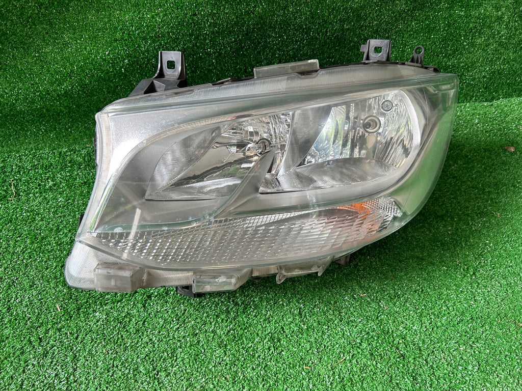 Frontscheinwerfer Mercedes-Benz Sprinter A9109060000 Links Headlight