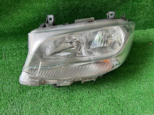 Laden Sie das Bild in den Galerie-Viewer, Frontscheinwerfer Mercedes-Benz Sprinter A9109060000 Links Headlight