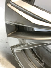 Laden Sie das Bild in den Galerie-Viewer, 1x Alufelge 18 Zoll 8.0" 5x108 42ET Glanz Silber 32243390 Volvo S60 V60 S90 V90 FEL4694625640ez
