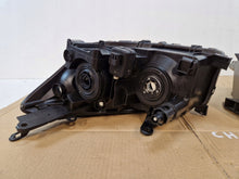 Load image into Gallery viewer, Frontscheinwerfer Toyota Rav 4 Ein Satz Scheinwerfer Headlight SCH3958368464gc