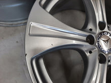 Load image into Gallery viewer, 4x Alufelge 18 Zoll 8.0&quot; 5x112 38ET Glanz Silber A2534010800 Mercedes-Benz Glc