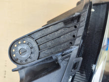 Laden Sie das Bild in den Galerie-Viewer, Frontscheinwerfer Dacia Sandero III Jogger 260101940R Full LED Rechts Headlight