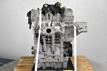 Load image into Gallery viewer, Motor VW Golf VIII IV DLAA 1.0 110PS 81kW 61TKm 2023 Benzin Engine Unkomplett