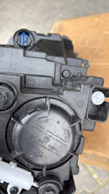 Laden Sie das Bild in den Galerie-Viewer, Frontscheinwerfer Hyundai Kona J9921-63050 Links Scheinwerfer Headlight SCH1480976988gw