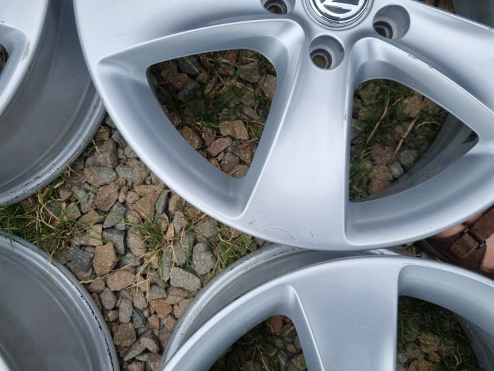 4x Alufelge 17 Zoll 6.5" 5x112 39ET Silber 3C8601025F Audi Rim Wheel FEL1085837408hl